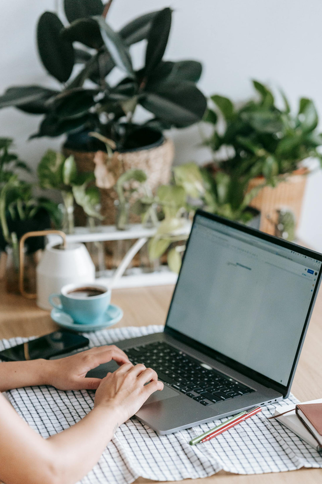 Plants & Productivity: Boost Your Home Office with Greenery